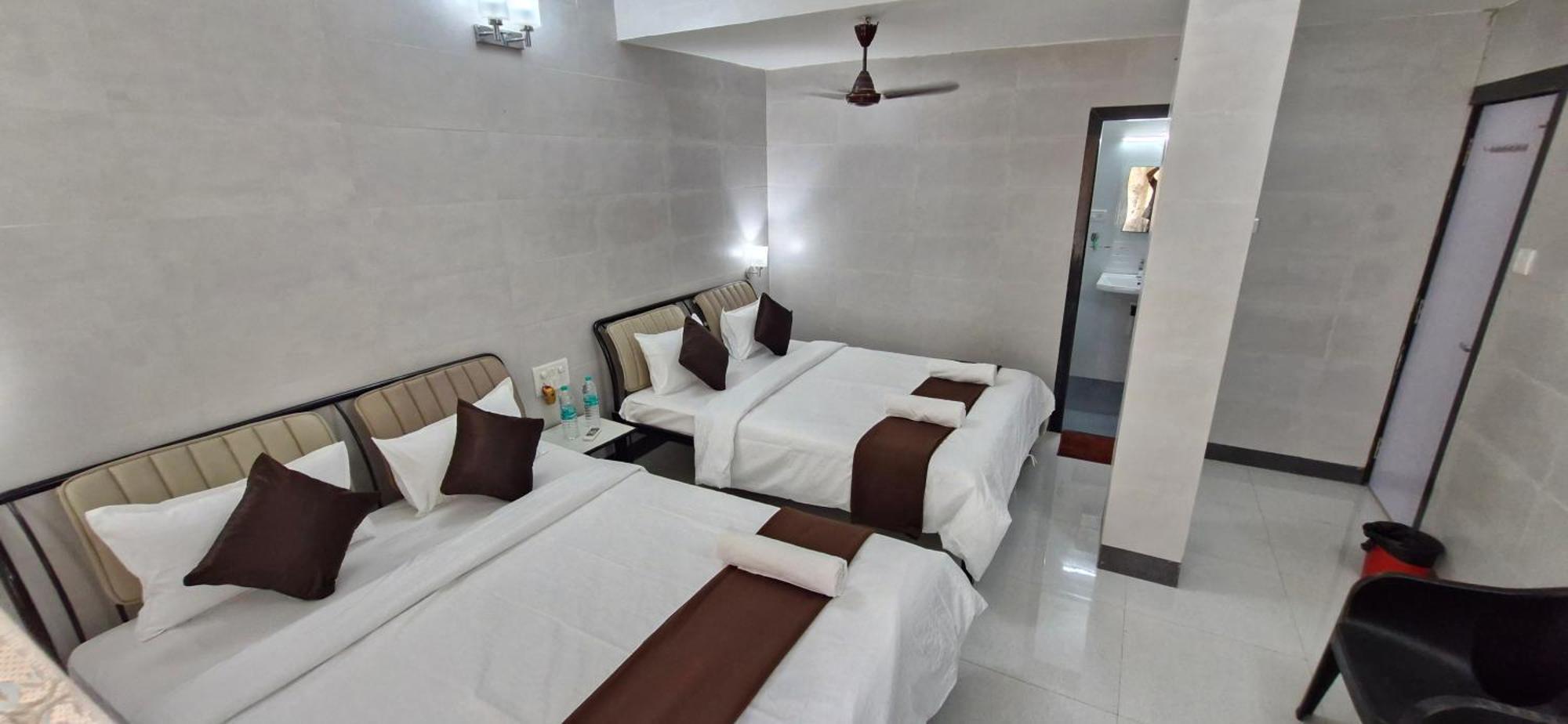 Haven Apartment Inn Baga Beach Ngoại thất bức ảnh