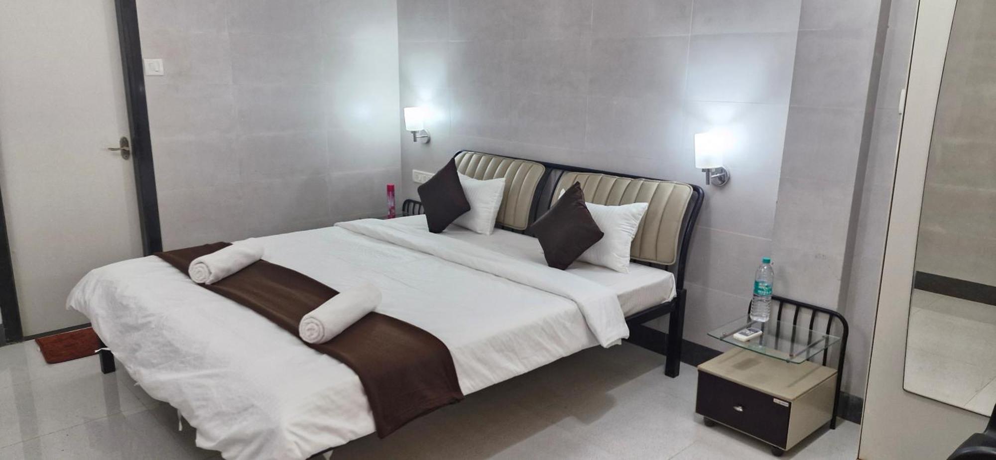 Haven Apartment Inn Baga Beach Ngoại thất bức ảnh