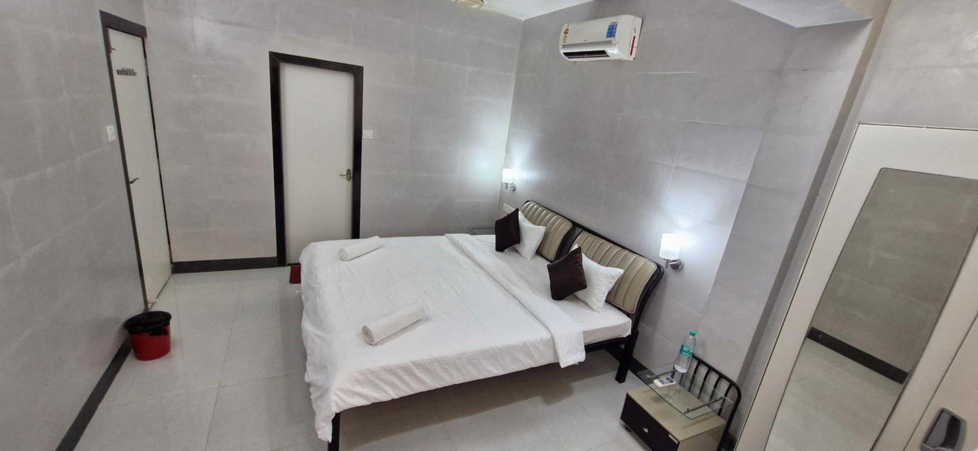 Haven Apartment Inn Baga Beach Ngoại thất bức ảnh